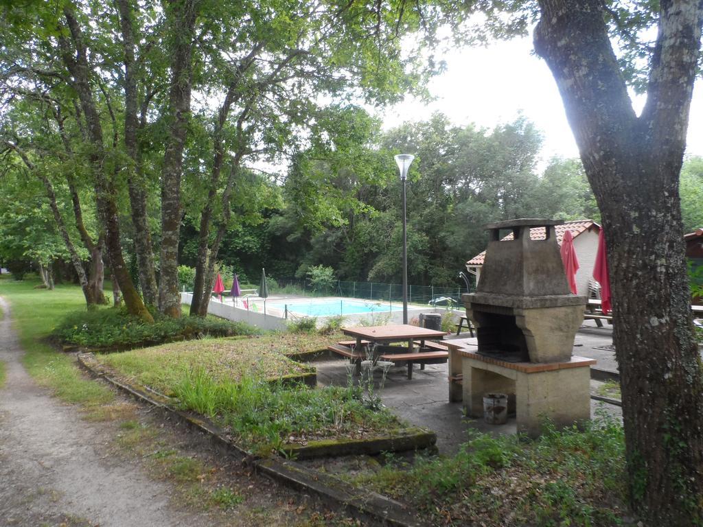 Les Chalets du Gélat, nature et calme Noaillan Extérieur photo
